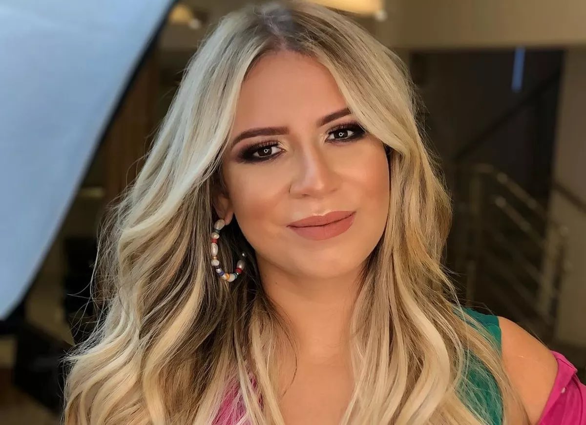 URGENTE! Infelizmente, morre aos 26 anos a cantora Marília Mendonça após grave acidente de avião. A informação foi oficialmente confirmada pela TV Globo. Forças aos fãs e familiares de uma das maiores vozes que já passaram pela Terra. bit.ly/3BJceTy
