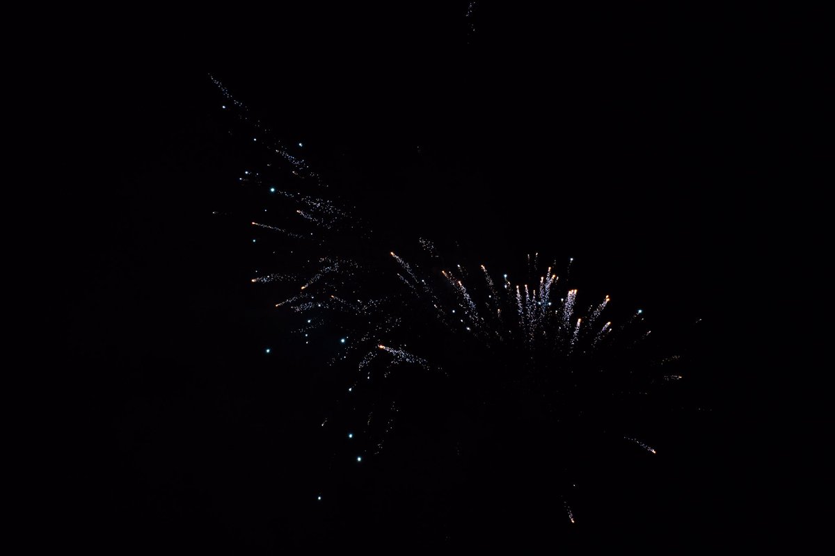 jpcphotouk's tweet photo. Accidentally managed to capture this firework that looks like a unicorn. Have a magical Bonfire Night! 🦄
#Fireworks #BonfireNight #unicorn https://t.co/FRm5h3hLla