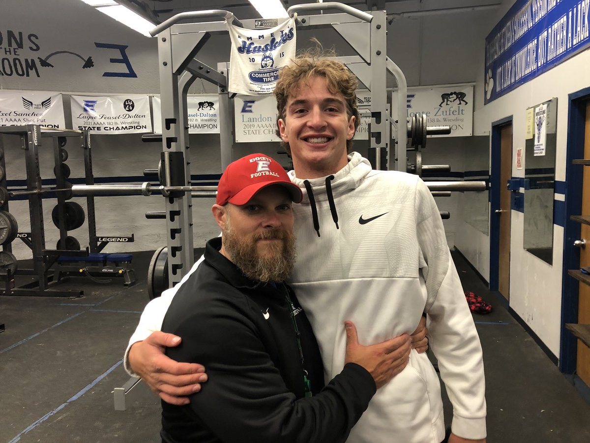 Wish I were coaching <a href="/IRONGIRAFFE12/">Caden Young #12</a> and the rest of my <a href="/EHSHuskies/">Emmett Huskies</a> first gen 🧬 tonight ❗️🏈