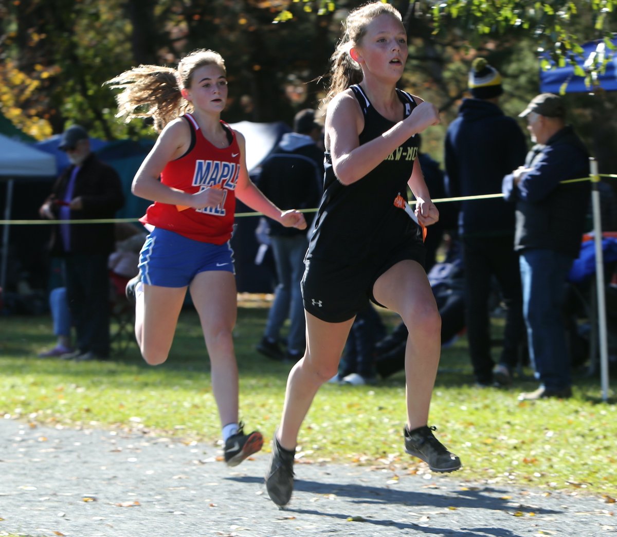 Mike_Photograph's tweet photo. Mariem Sayahi led Voorheesville (1st, 18:31.98) to state meet in Class C. Natalie Elble (28th, 22:50.89) best finisher for BKW-Duanesburg (Class D) &amp; Beth Irwin led the Dutch to an 8 place finish (Class A) w/ her 39th place 19:33.56. @theAEnews @TheTG3 @GoDutchAthletix https://t.co/A1GmX7ez4C