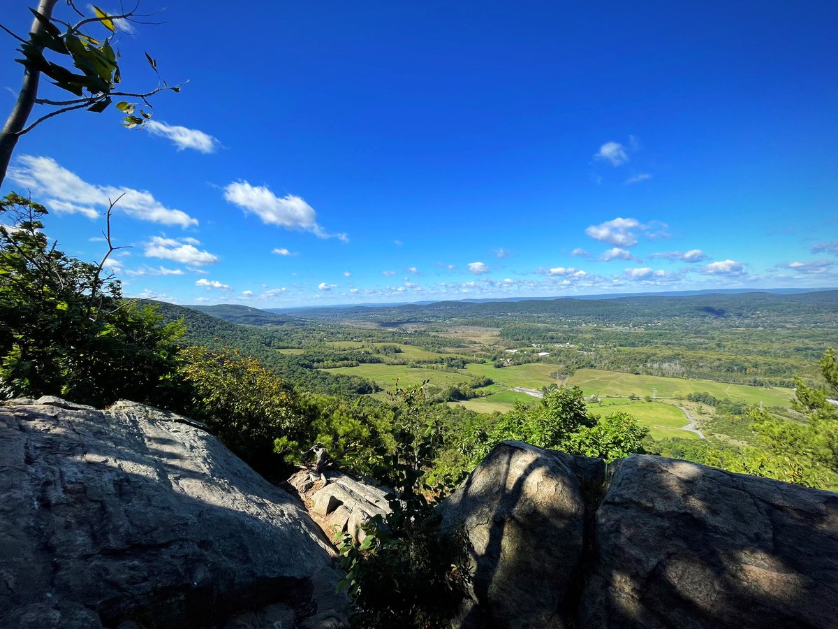 ConquerWild's tweet photo. Stairway to Heaven is probably the most popular hike in all of New Jersey. The full out-and-back trail is 7.5 miles long with a mean 1,100 feet of elevation. It’s also part of the Appalachian Trail. Do you think this trail is worth the hype?? 🤔 https://t.co/INDQtvdTDX
