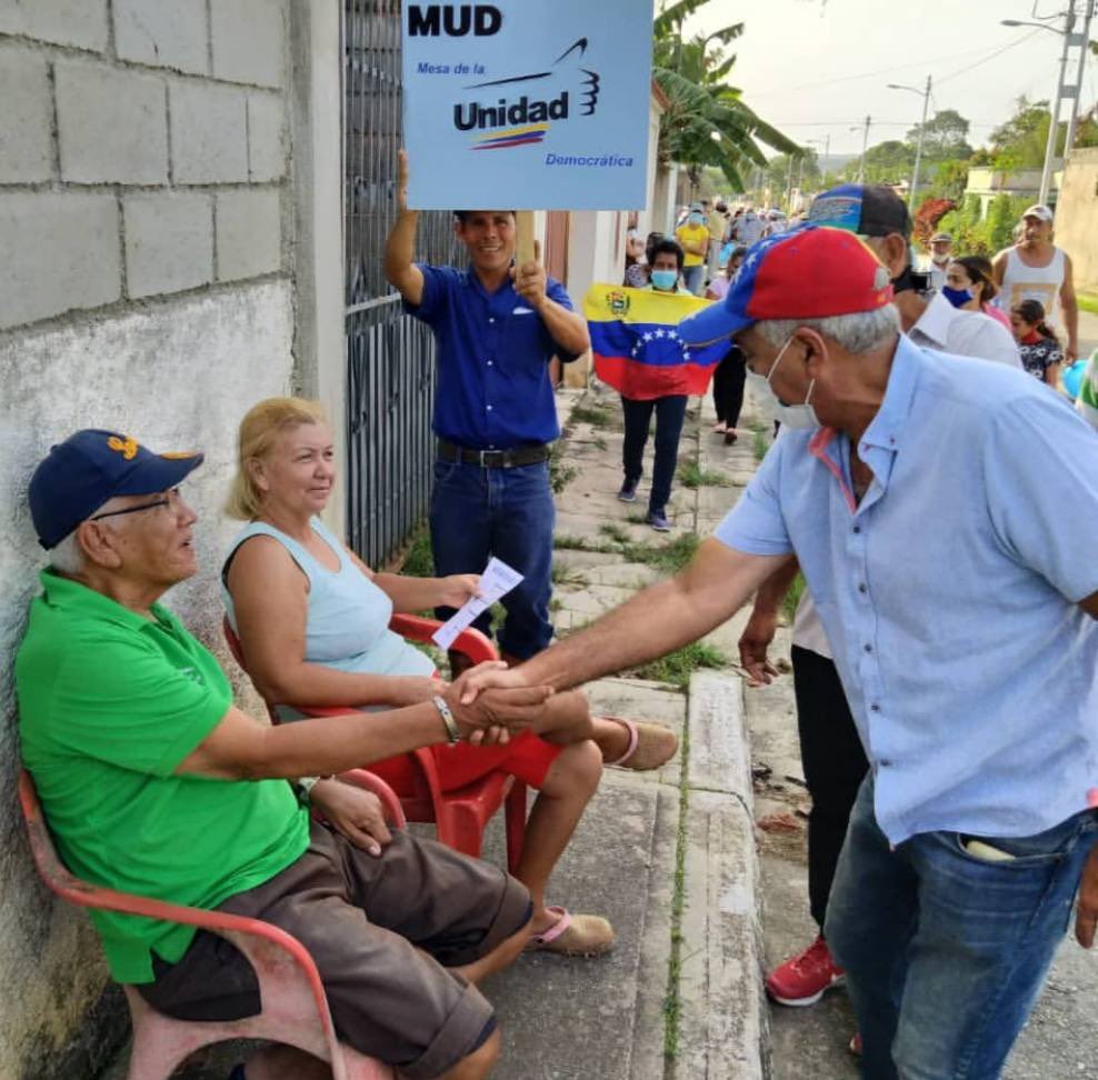 BiagioPilieri's tweet photo. #05Nov | A pesar de este duro momento que estoy atravesando nuestro equipo de campaña sigue recorriendo las calles porque nuestro compromiso es con ustedes, vamos a rescatar #Yaracuy.⬇️⬇️ https://t.co/0s9rsoxc7Q