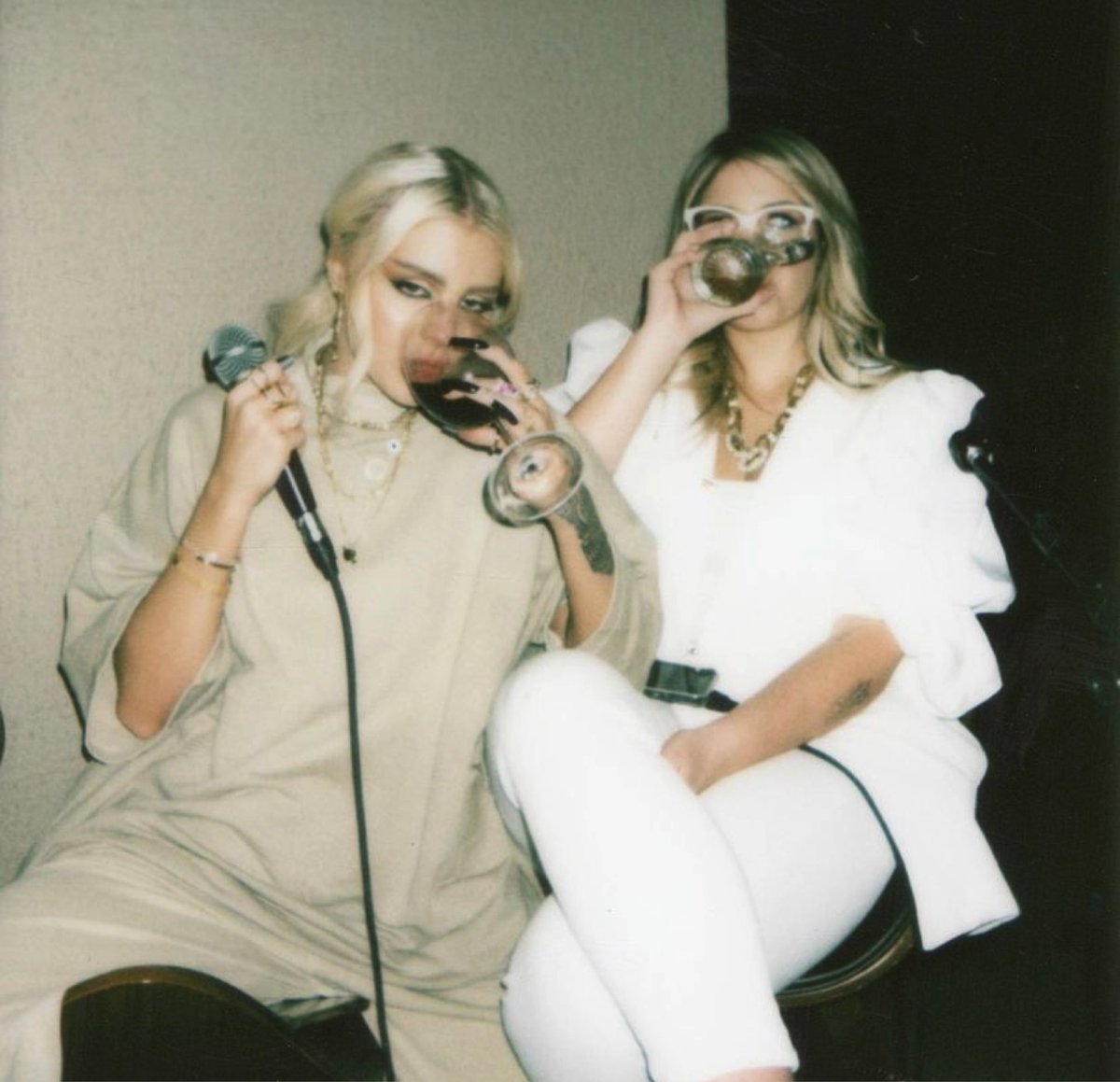 infosluisasonza's tweet image. Nossos pêsames a todos os fãs, familiares e amigos de Marilia Mendonça nesse momento. Marilia foi e sempre será uma referência nacional, nossa gratidão por todo trabalho que ela deixou através de arte. Descansa em paz, Marilia! 🤍