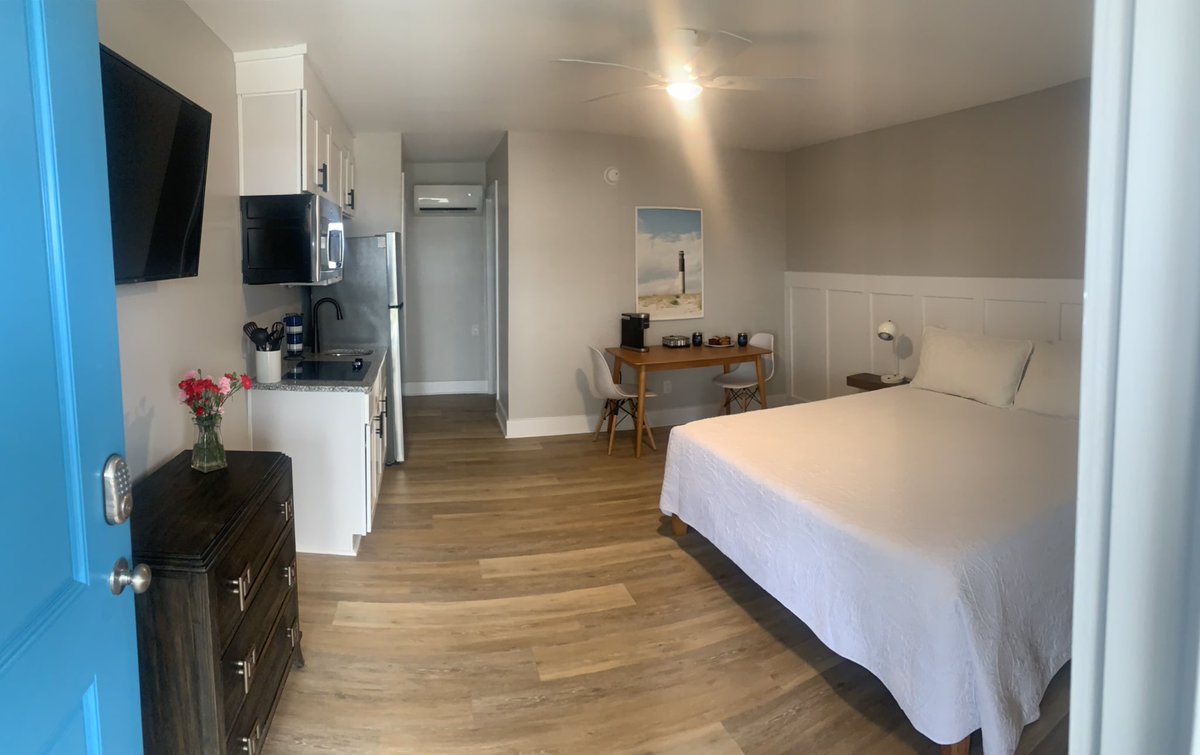 MHarringtonNC's tweet photo. Big day today for us at @NC_Retreats and our Oak Island, NC motel renovation, “The Beach House Motel & Suites”! Pro photographer here shooting all 12 suites. Our team knocked it out of the park! 🙌🏽 #prettywork https://t.co/sc9VfYk57Y