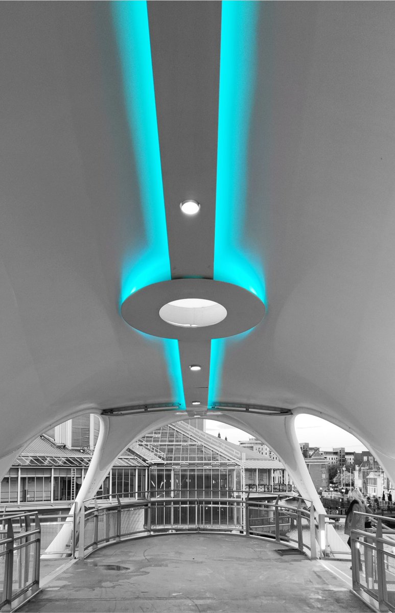 HullImages's tweet photo. Murdoch's Connection.
#hull #yorkshire #travel #light #bridge #photography #hullcreative #splash https://t.co/jfCXN15Yym