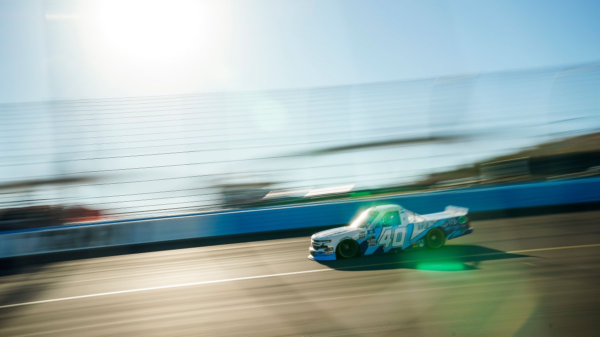 MarquisSpas's tweet photo. โก QUALIFYING โก is about to go live on FS1 at 2:05 p.m. PT/MT (5:05 p.m. ET). Watch if you can, otherwise just send @Ryan_Truex your good vibes... #GoRyan #MarquisHotTubs #FastestWaytoRelax #LucasOil150 #NieceMotorsports
๐ท @BarrVisuals https://t.co/Wd34e5kvDQ