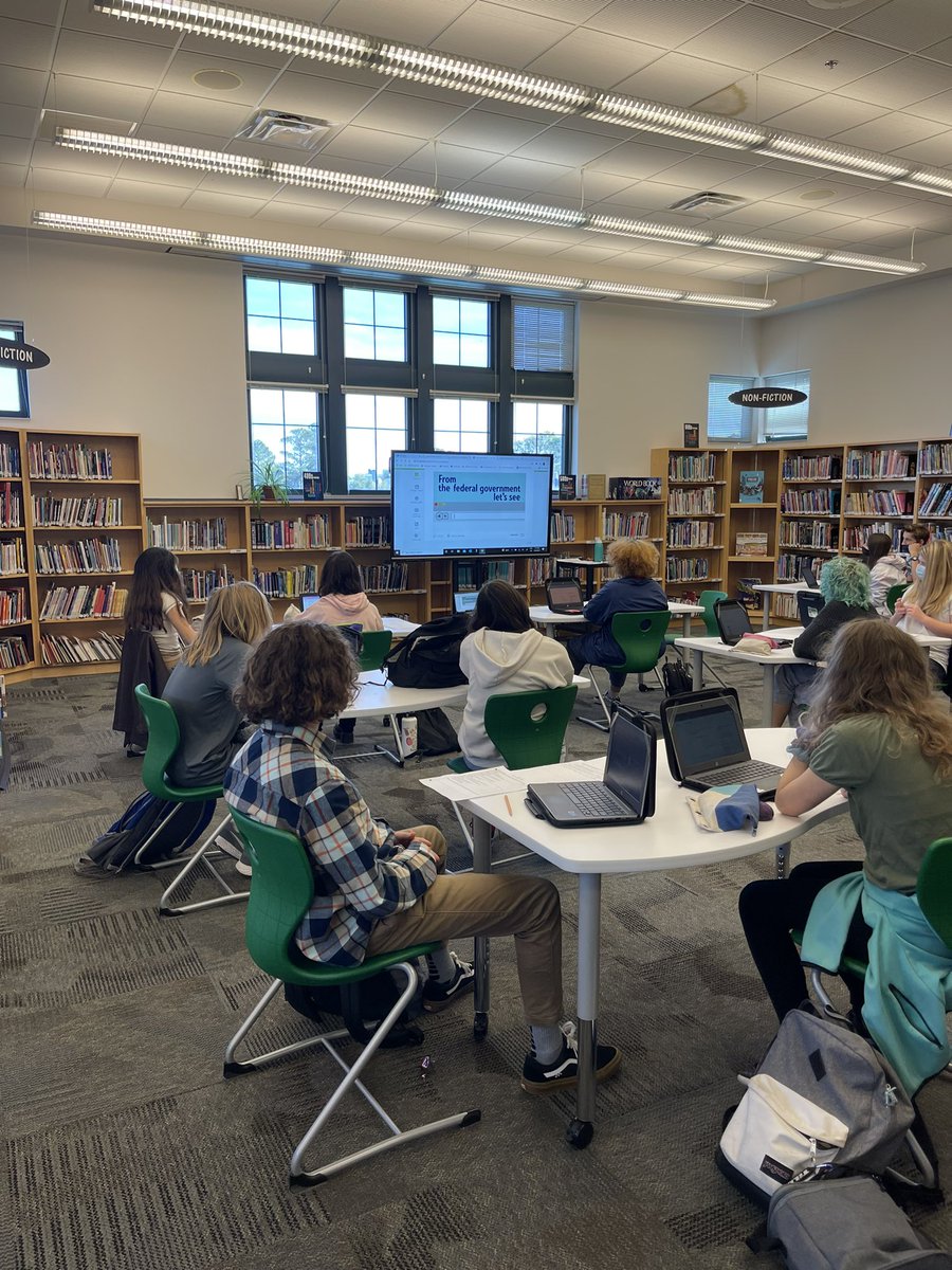 NancyHorner15's tweet photo. Key words and valid sources! Zaldivar rocked it! @BiancaZaldivar @VBAggie93 @VBMiddle @MrsErwin101 @a_fredrickson1 https://t.co/V3jiiXDLhA
