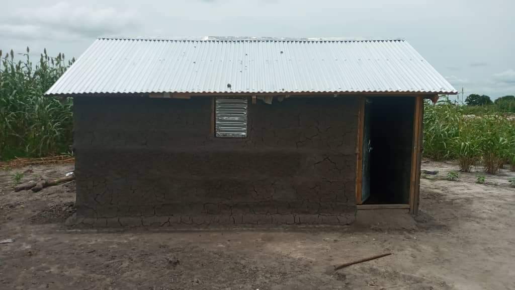 HopeRestoratio3's tweet photo. #HRSS in Partnership with @UNHCRSouthSudan, successfully completed the construction of #Women_Market_Center and #Forty_Shelters for #Persons_with_Specific_Needs in Mayendit County - #Unity_State. https://t.co/bqlSLgfXLD