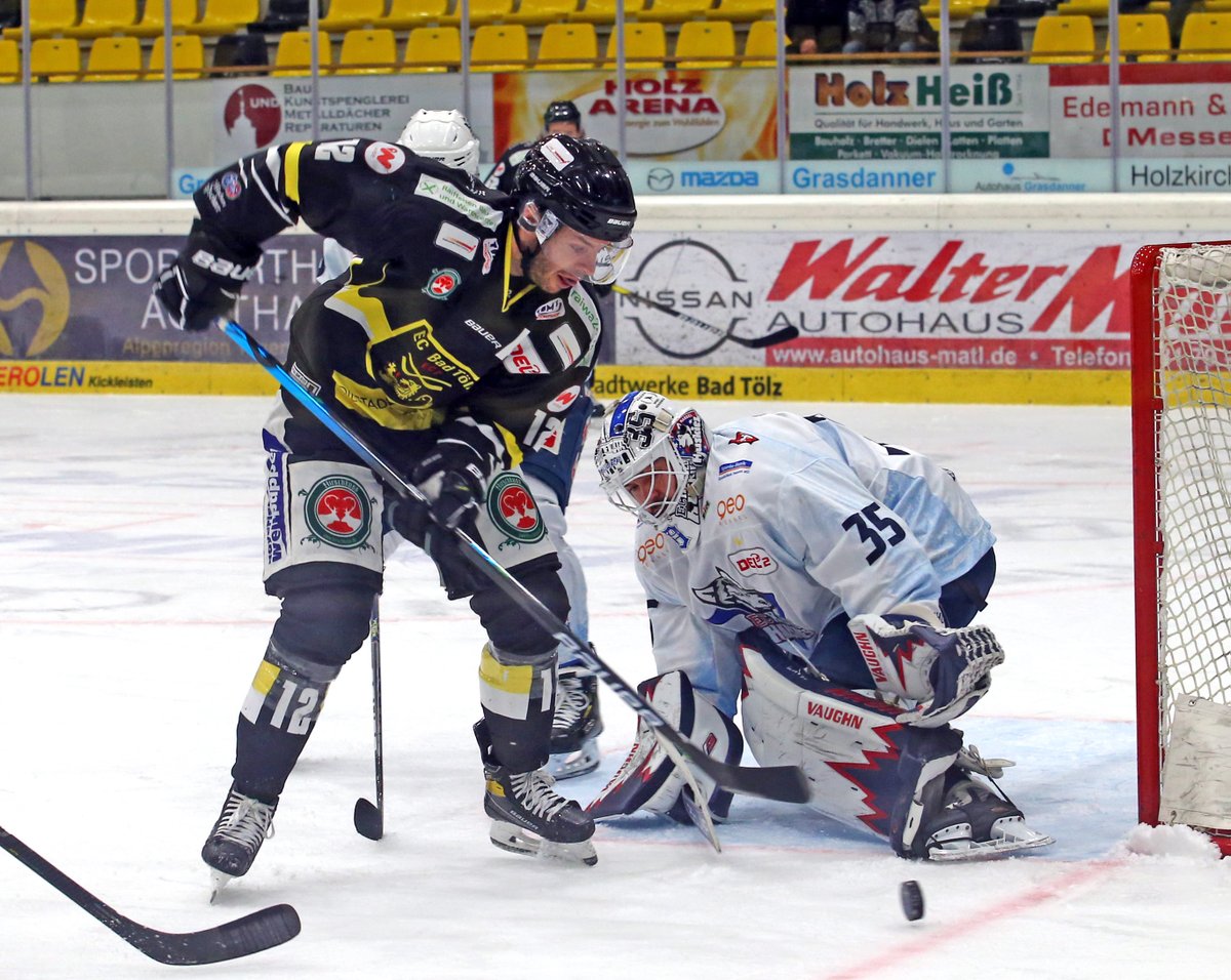 DEL2_News's tweet photo. Drei Punkte für Kassel: Die @ECKASSELHUSKIES gewinnen klar mit 6:1 gegen die @toelzerloewen .
Foto: Oliver Rabuser #del2 #HerzblutEishockey #ecteck https://t.co/UQEX8Bpgfz
