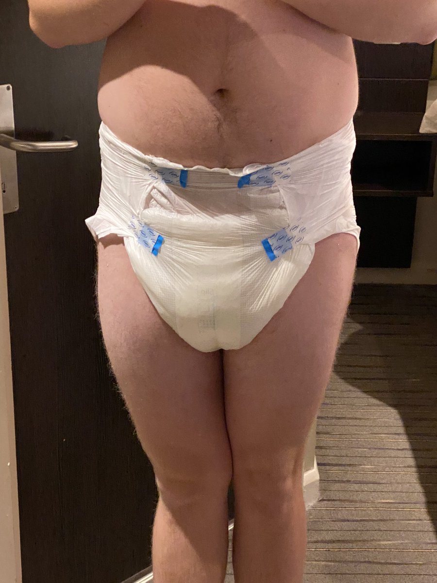 abdl12343's tweet photo. Diaper in shower https://t.co/u2esTVNWyW
