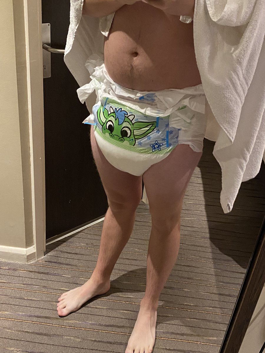 abdl12343's tweet photo. Diaper in shower https://t.co/u2esTVNWyW