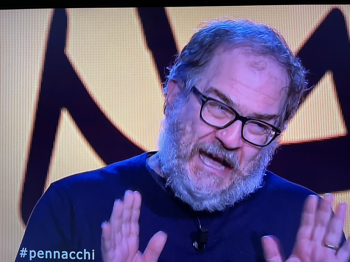 UDria's tweet photo. Solidarietà al compagno di barba @Pennacchiiiii che porta con orgoglio lo spettinamento facciale da mascherina a @welikeduel… perché nessuno ne parla, ma noi barbuti soffriamo in silenzio… #propagandalive #vardigiornata #liberabarbainiberostato 😅 https://t.co/RZLfYzQ742