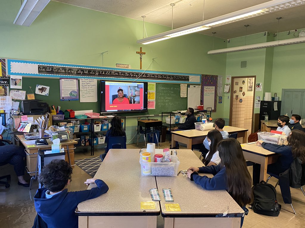 SNicksschool's tweet photo. Today our 7th/8th graders participated in the Archdiocese of Chicago’s Holy Fire retreat which is a day long retreat with prayer, speeches, and time for reflection about what it means to be a Christian in today’s time. https://t.co/snrRz6RfvE