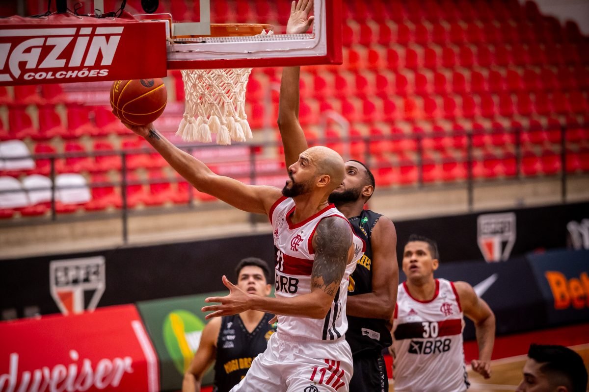 FlaBsktStats's tweet photo. A maior vitória do Flamengo sobre o adversário foi no dia 28/12/2020, no ginásio do Morumbi, por 87-56 (31pts).

Ainda na temporada 20/21, o Mengão chegou a vencer o Mogi por 30pts de diferença, no jogo 1 das quartas de final da competição, no mesmo palco da partida de logo mais! https://t.co/SXrbPsAa4U