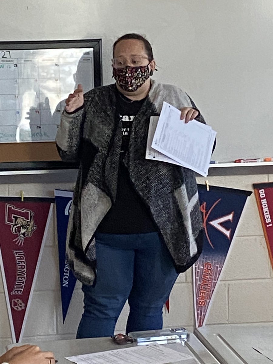 Steelersjodie's tweet photo. Digging deep into @AVIDEasternDiv #TutorialQuestions in #AVID10 @ACPSk12 @AlexCityTitans and prepping for strong #Inquiry https://t.co/Pbl9UtoBLz