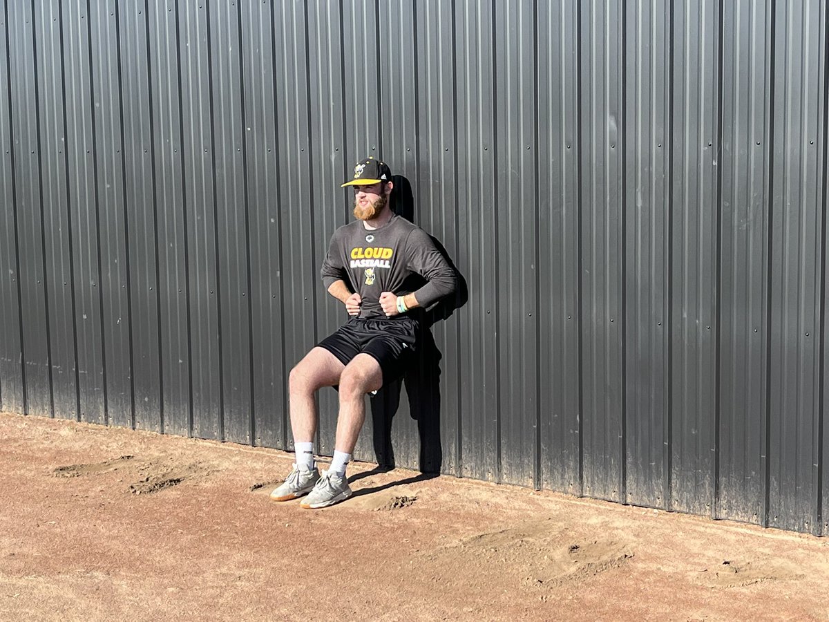 cloudbaseball's tweet photo. Wall-Sit to failure to finish the week.

1- Kolden Howerton 1:01:01
2- Eric Foufoulas 1:01:00
3- Tom Poole 1:00:55

These three held a wall sit for an hour. https://t.co/nPw25SgT7X