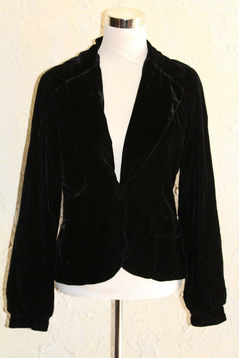 Wisdom_Lane's tweet image. Collectible STUDIO Y Ladies Black Velour Long Sleeve Jacket Or Coat With Button Front Size Large tuppu.net/48304ae8 #WisdomLane #Etsy #ButtonFront