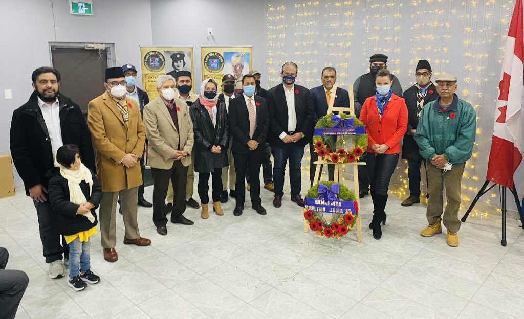 RudyCuzzetto's tweet photo. Honoured to join @AMJMississauga this afternoon for a Remembrance Ceremony at the Bait-ul Hamd Mosque, marking both the 11th year of @MFR_Canada, and the 100th anniversary of the @RoyalCdnLegion’s annual poppy campaign. #MississaugaLakeshore #MuslimsForRemembrance #LestWeForget https://t.co/sAKU5rETOb