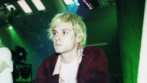 watch_degrassi's tweet photo. ok stoooooop why does kurt cobain look like peter stone in this one https://t.co/Us0WQsXYGl