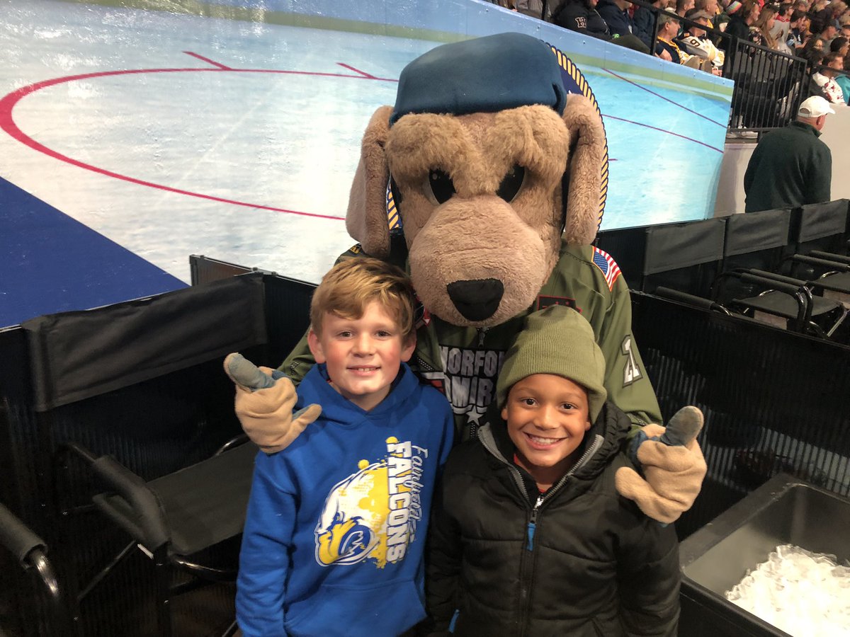 WTDriscollIV's tweet photo. #PuckNight with the @NorfolkAdmirals
#MilitaryAppreciationNight with the #TopGun themed jerseys! https://t.co/x5VpAATKhf