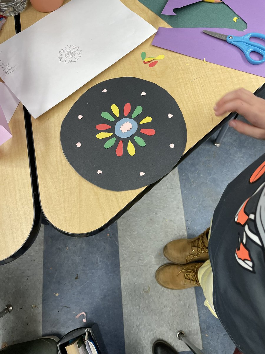 danielleramen's tweet photo. @DRamen03 @newwestschools @QueenElizSchool We were inspired by your class so we also made some Rangoli designs as well!! Happy #Diwali  🪔 https://t.co/vSuk4BEXSl