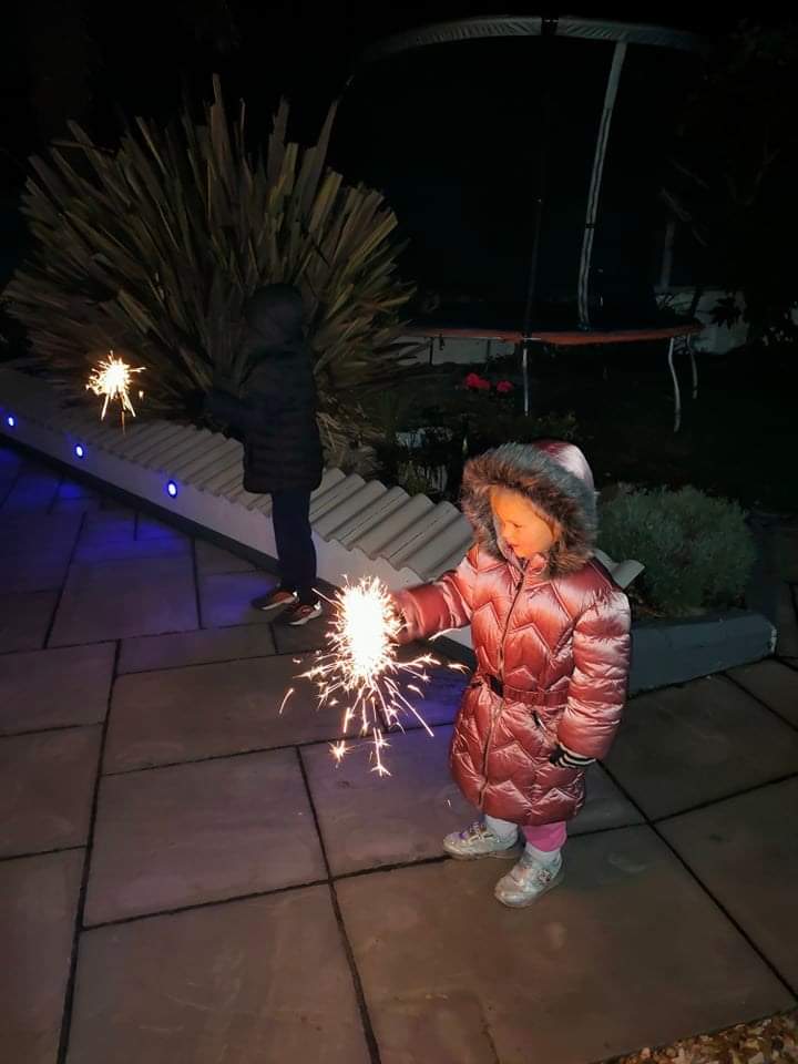 tory19821982's tweet photo. @EarlyYearsNWA we've had a lovely bonfire night watching fireworks in the garden and writing with sparklers 🔥 🎇 ✨ https://t.co/2UCds4e1Tx