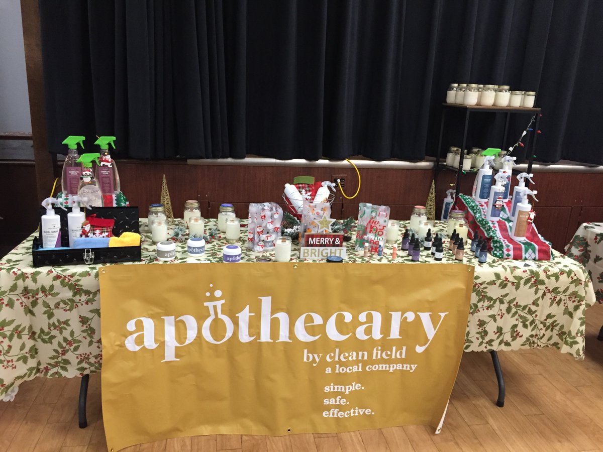CleanFieldInc's tweet photo. Come join us at the Airdrie Winter Market. We are there today and tomorrow! We have many great gift ideas! #giftbags #airdriewintermarket #airdrie #airdriefarmersmarket #giftideas2021 https://t.co/lJcyb53gl7