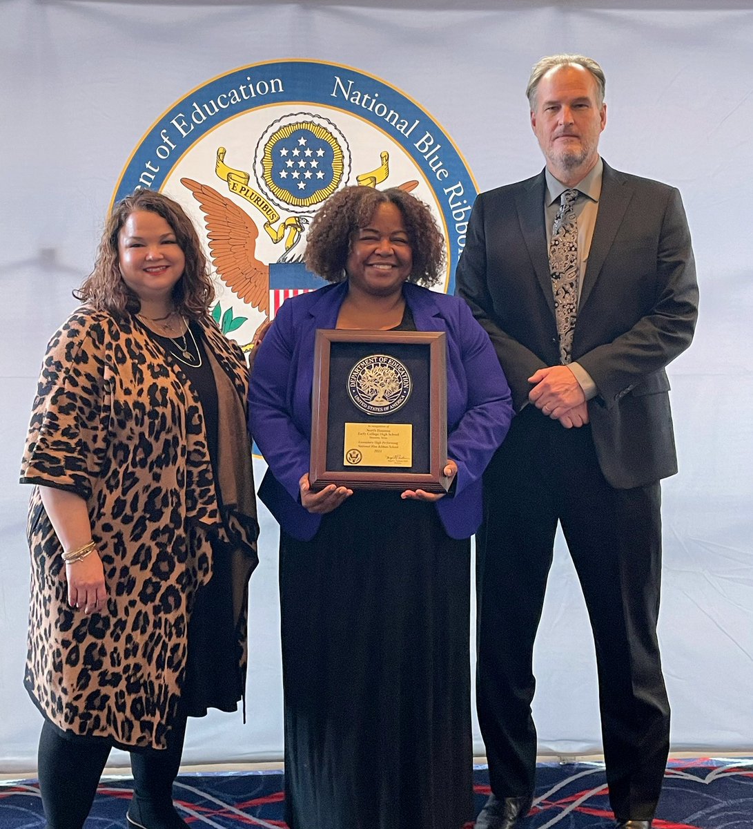 alundyja1's tweet photo. Oh to be a National Blue Ribbon School Winner! So very proud of the continued great work of these awesome school leaders!! Congratulations North Houston ECHS!! We are NHECHS, RedHawk PROUD! @SamanthabrooksE @MisterGaston @HISD_NHECHS @TeamHISD @HoustonISD @HISDSupe https://t.co/5LpCBAdwE3