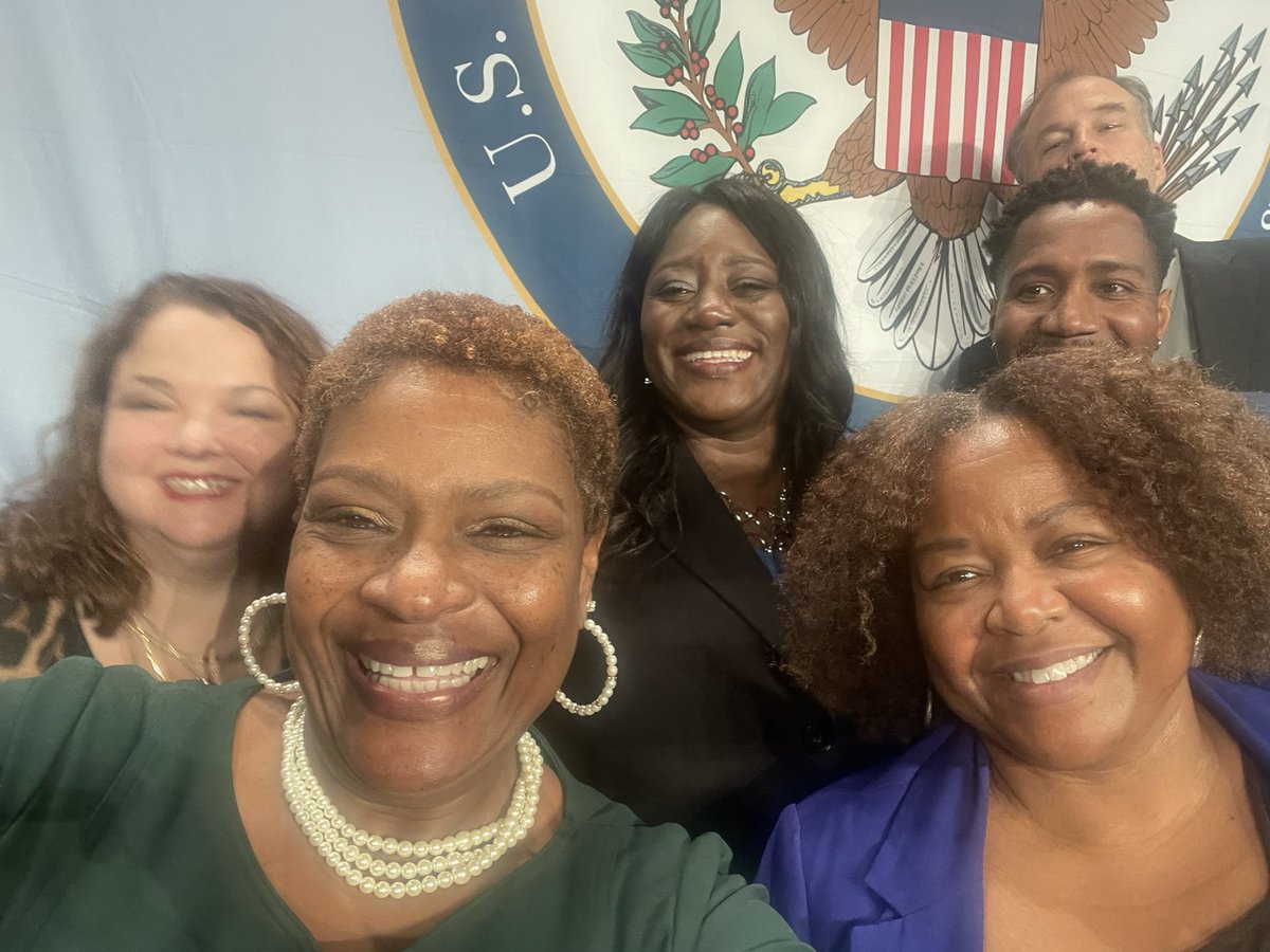 alundyja1's tweet photo. Oh to be a National Blue Ribbon School Winner! So very proud of the continued great work of these awesome school leaders!! Congratulations North Houston ECHS!! We are NHECHS, RedHawk PROUD! @SamanthabrooksE @MisterGaston @HISD_NHECHS @TeamHISD @HoustonISD @HISDSupe https://t.co/5LpCBAdwE3