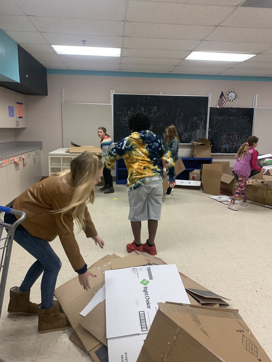 dtrescott2626's tweet photo. End of a great unit in social studies, FDR’s New Deal. Our WPA project was tearing down the Hooverville.  #tribetreasures @CESRobCo @RobCoSchools https://t.co/DMpftRuxqN
