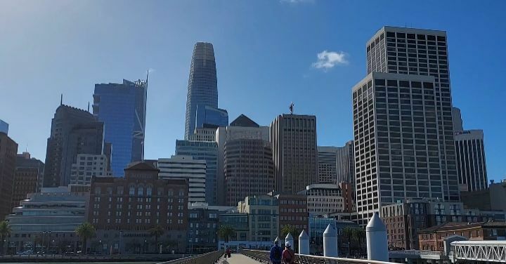 UrbanTrekLeader's tweet photo. One of my favorite spots to bring my packed lunch to relax and enjoy the view on a nice day:  seeing different architectural designs, sounds of the water and sea birds,  even the light noise of the traffic on the Bay Bridge. 

#SanFrancisco #ThingsToDoIn… https://t.co/LoYRybikVA https://t.co/WylEyBkeqr