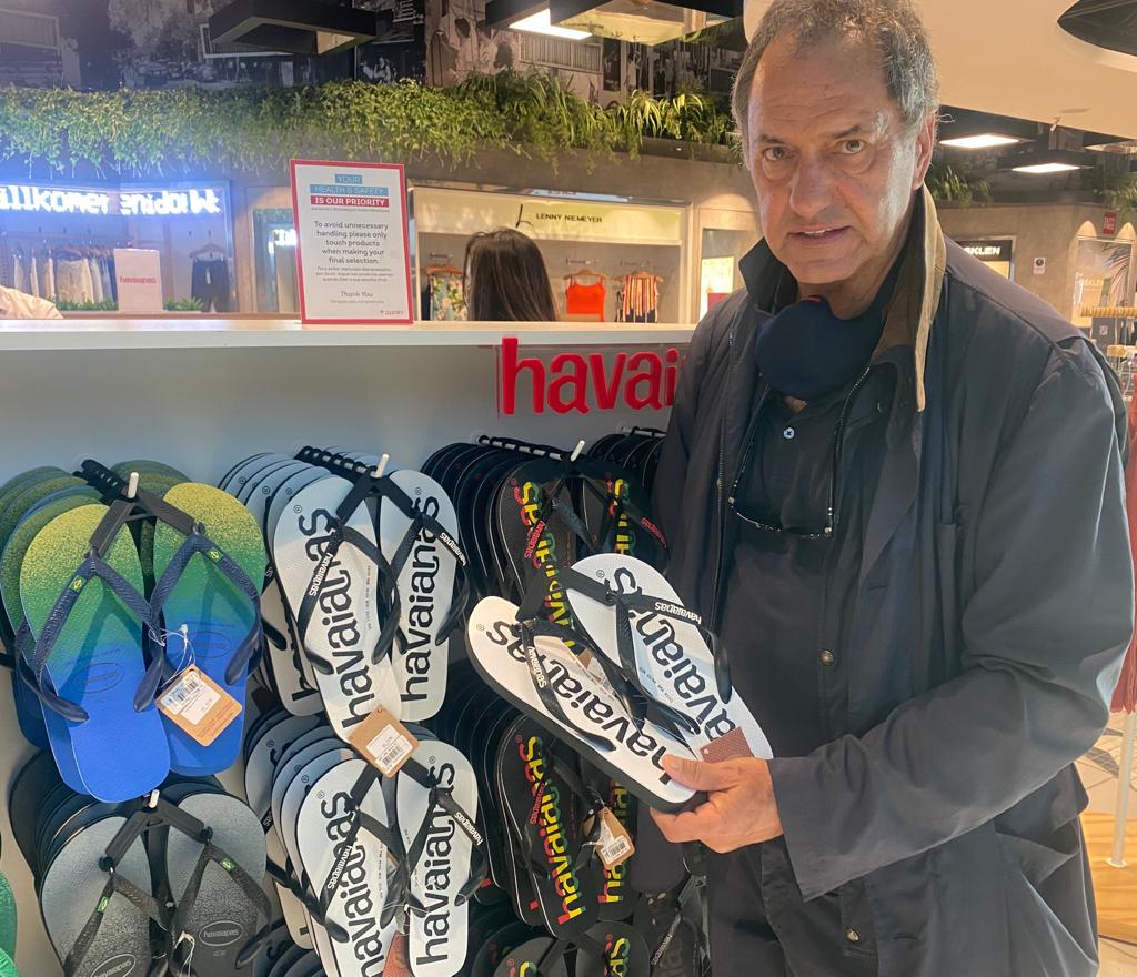 Más sustitución de importaciones y más trabajo argentino. 

Por primera vez las clásicas ojotas Havaianas se van a producir en Argentina y también por primera vez fuera de Brasil.