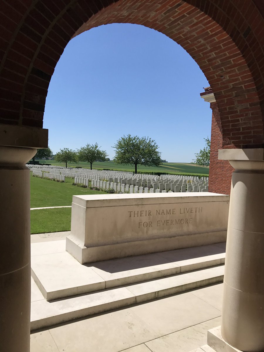 stewkilby's tweet photo. An absolute pleasure to talk to 100 pupils of @BryanstonSchool Upper 6th  about the amazing history and work of the @CWGC , and to especially to highlight some of the Old Bryanstonians we commemorate.  
The 1st of 3 talks for me over the next week.  #LestWeForget #Remembranceis https://t.co/are0UkMEiq