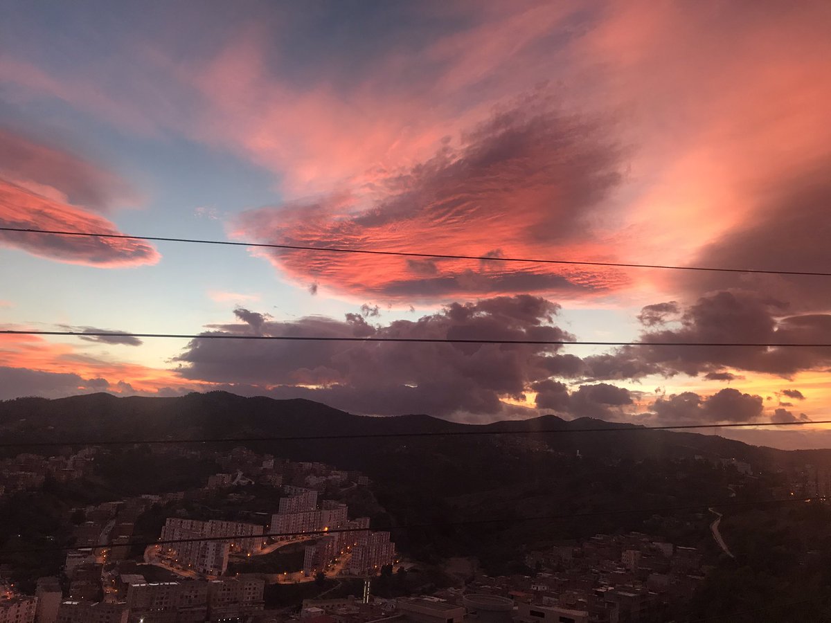 AHLEMBNN's tweet photo. #Colors #sunset #skikda #Algerie https://t.co/dRk844RxmT