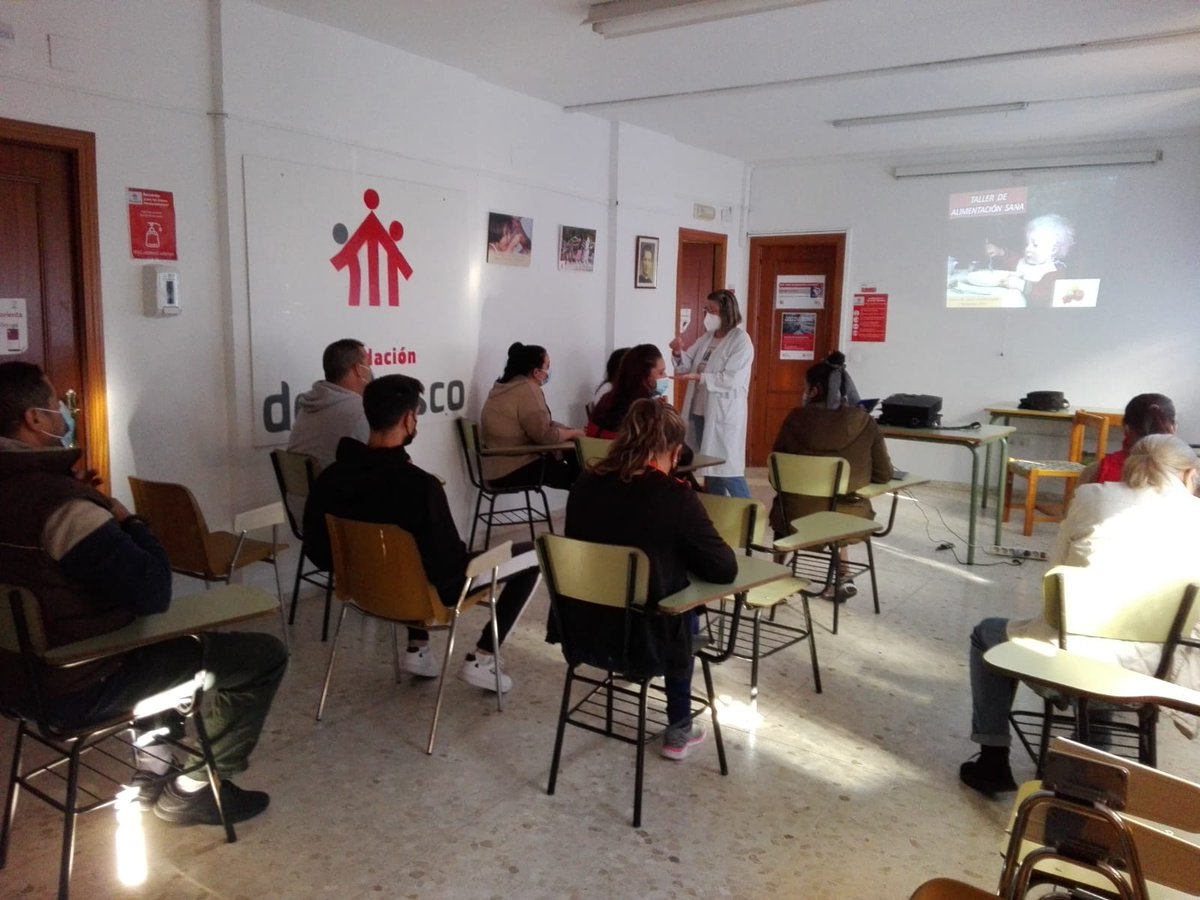GuadalquivirUGC's tweet photo. Seguimos promocionado hábitos saludables. La clave de la Primaria. Montserrat Jabalera nuestra enfermera de casos. Nuestra R1 en su rotación con EGC,Elena Moyano y Fundación Social Don Bosco colaborando. @GuadalquivirUGC y todo el  @SaludAPCordoba comprometidos con la Promoción. https://t.co/pprLZe1SsO