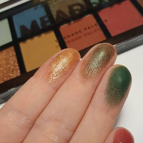 ProfusionCo's tweet photo. These earthy tones are to die for! Introducing Meadow.. your new fall bestie 🍂👯♀️
________
pc: @makeupchloe94 #ProfusionCosmetics #makeupswatch #neweyeshadow #eyeshadowcollector #palettecollector #newmakeup #walmartbeauty #walmartmakeup #earthtones #earthymakeup https://t.co/CzJYpgxUvA