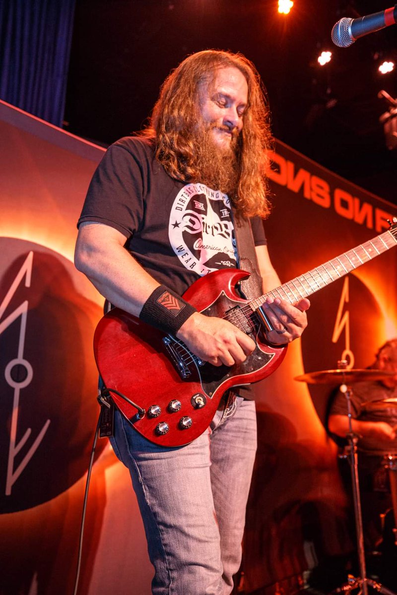 These guys play the last show of the tour in their hometown!
🤘🎙🎸🥁🎶
<a href="/SonsFire/">Sons ON Fire</a>

Go visit their Facebook page!
facebook.com/sonsonfire

#ramonamainstage #rock #music #sandiego #sof #amplifytherocktour2021 #band #home #sonsonfire #tour #happy pic.x.com/vU4ZOjqeDg