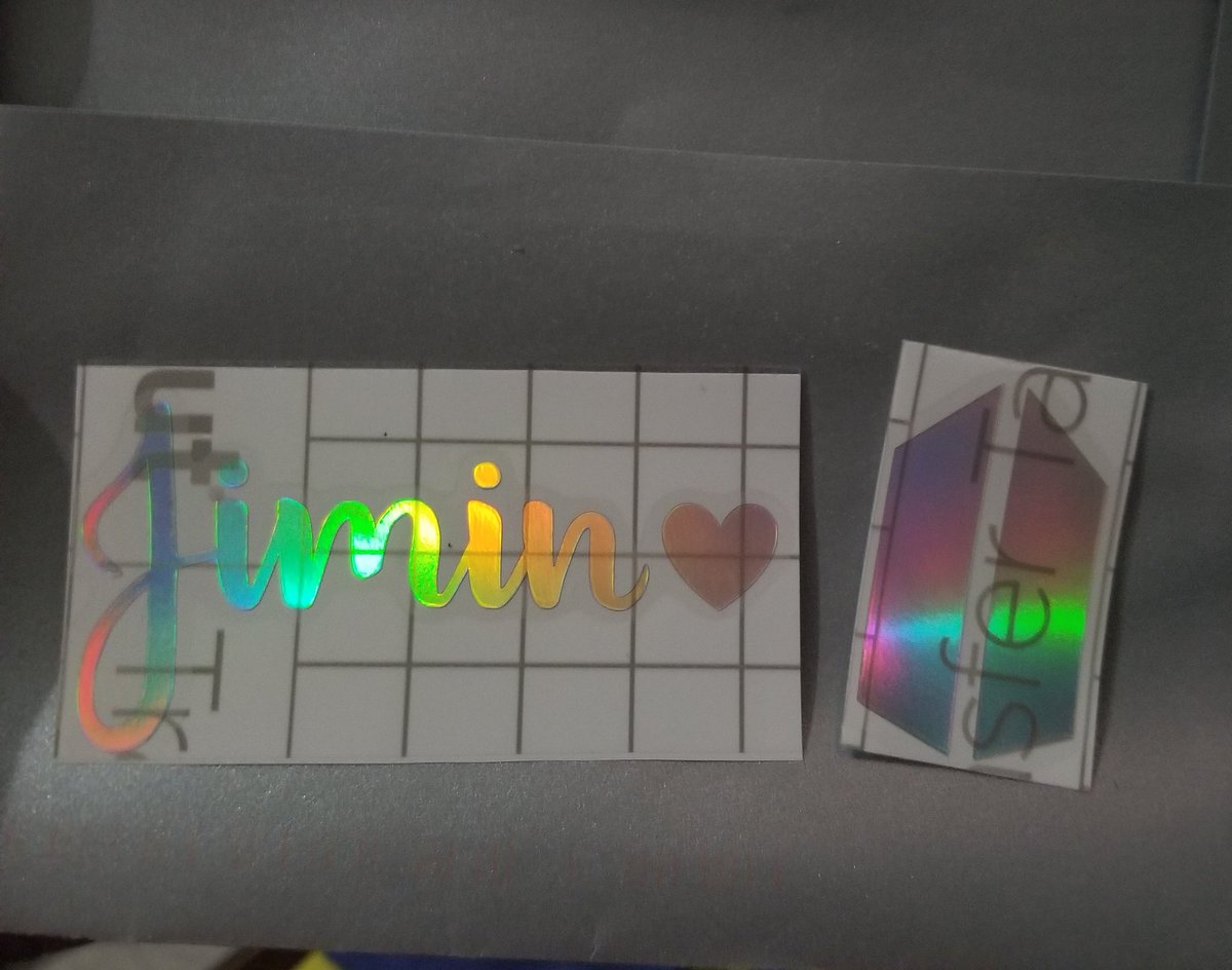 JwlsRM's tweet photo. Thank you @L_RomyCreations for the beautiful Jimin and extra army symbol decals 🥺❤ I love how it shines all rainbowy with the light! https://t.co/9jyBSOMILQ