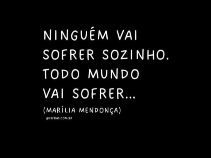 Tá doendo tanto😭, o filinho dela gnt😭, a família dela...ela morreu isso é impossível de acreditar tá doendo muito, nossa rainha, inspiração, é difícil de acreditar, que ano horrível mds 😭😭😭😭