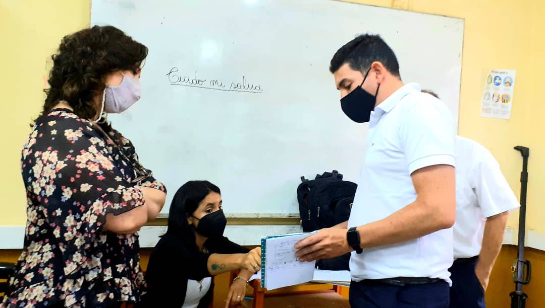 IPSCorrientes's tweet photo. Con la finalidad de brindar información a los docentes quienes estén en tiempo de iniciar sus trámites jubilatorio, el IPS pone a disposición a su equipo itinerante para visitar y ayudar a sus futuros beneficiarios https://t.co/EPVwea7xpM
