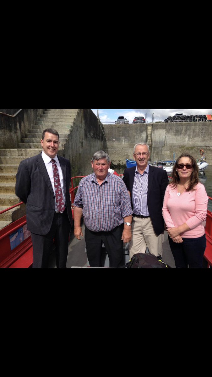 mmccarthy_mc's tweet photo. @SouthernStarIRL @skibbrowing A fitting tribute to a great @labour stalwart &amp; Friend. . . Rest gently Danny 🌹⛴ https://t.co/JSZVYKAnMz