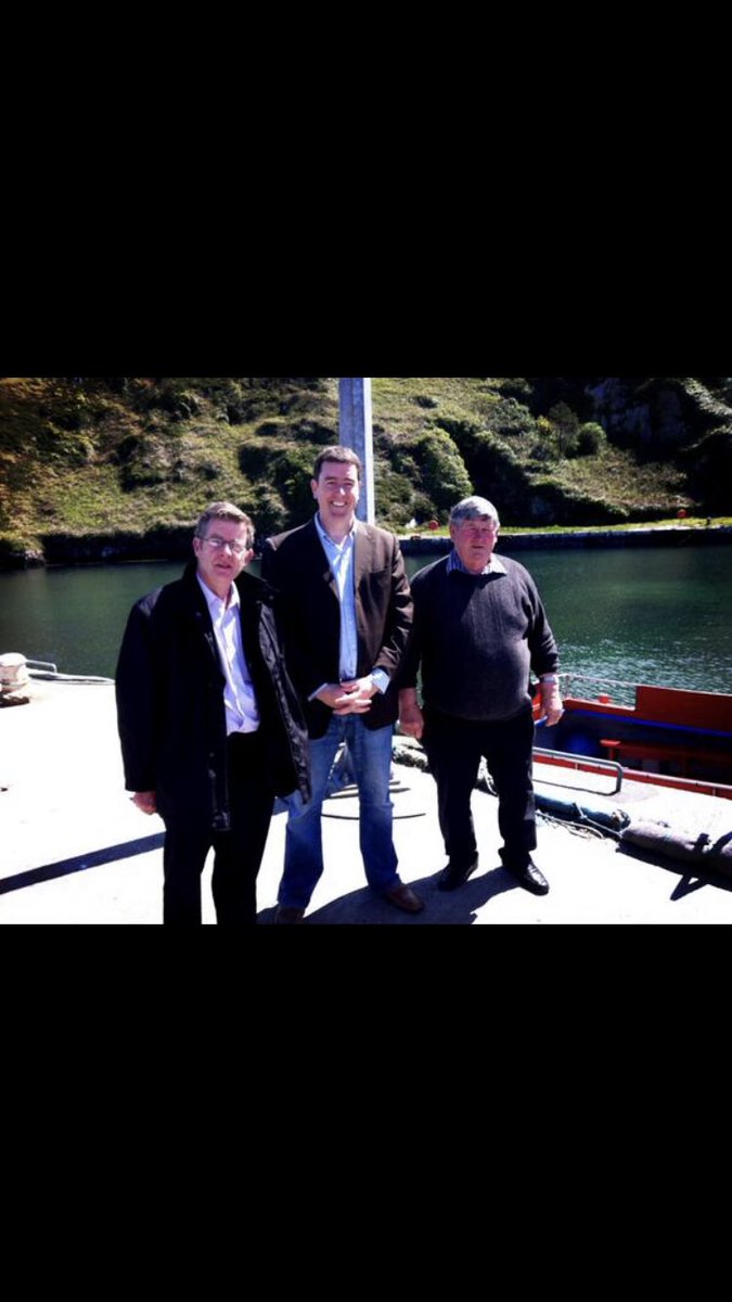 mmccarthy_mc's tweet photo. @SouthernStarIRL @skibbrowing A fitting tribute to a great @labour stalwart &amp; Friend. . . Rest gently Danny 🌹⛴ https://t.co/JSZVYKAnMz