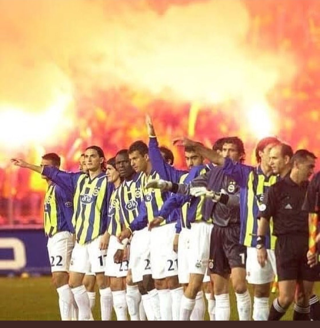 siyahcoraplilar's tweet photo. 📸 #6Kasım2002 https://t.co/BoYAobJ7Gl
