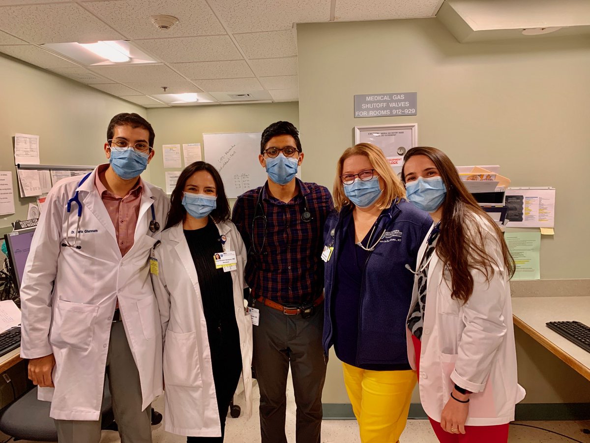 SalemIMres's tweet photo. Wrapping up a great week on Davenport 9! @GhannamFaris @anaroldanvasq @gkavalam and are a real dream team! Love our @TuftsMedSchool MS3 Allessandra as well! 🩺⚕️🏥 #MedTwitter #InternalMedicine https://t.co/0MG3cjXtxo
