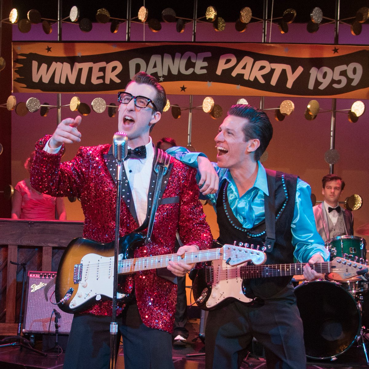 FSTSarasota's tweet photo. Help us wish a big #HappyOpening to the cast and crew of #Buddy: The Buddy Holly Story! Give it up for this team of talented artists! #FSTMainstage https://t.co/YDJFQE71Tn