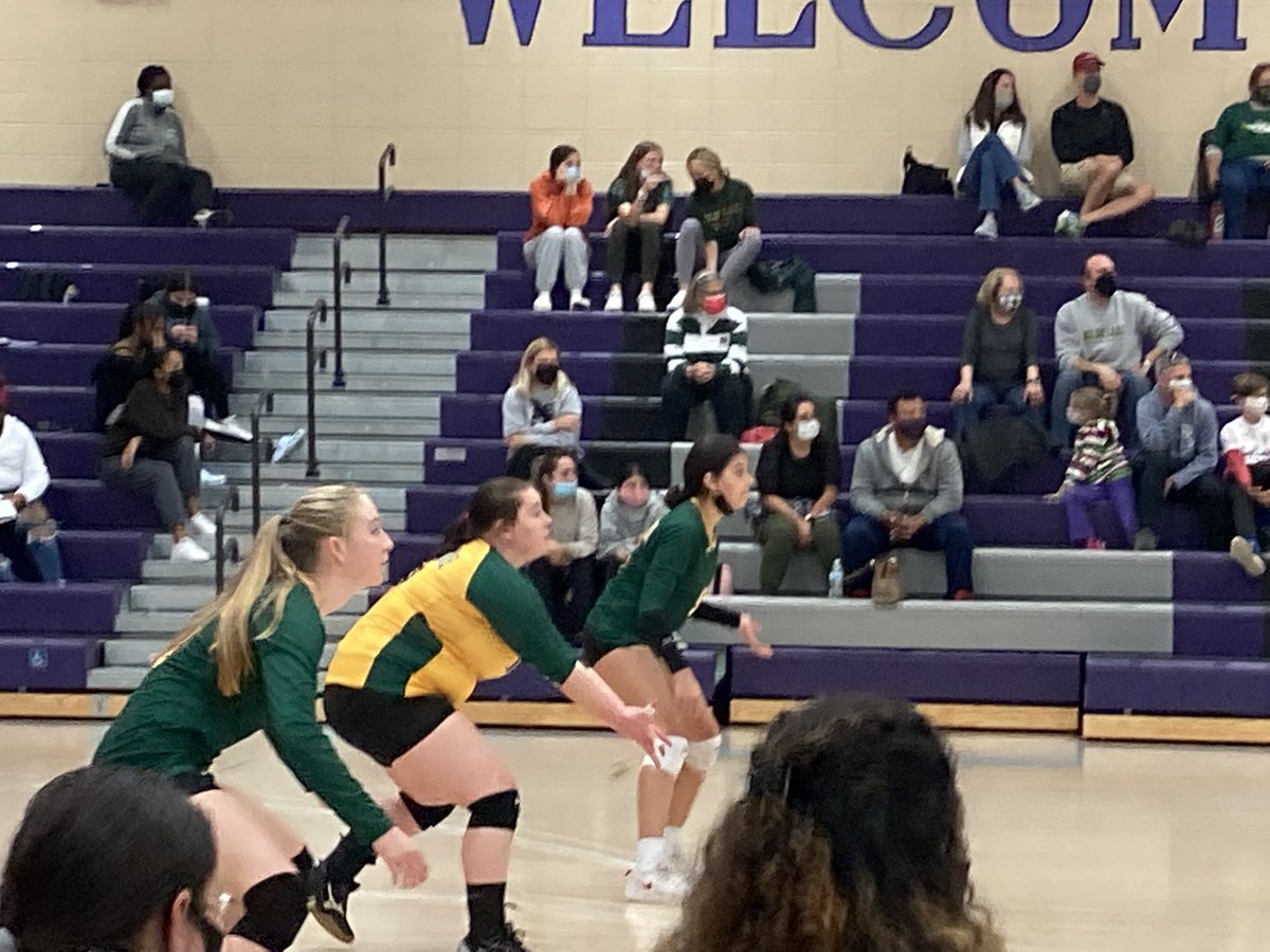 hcpss_wlhs's tweet photo. Congratulations to @wildelakevolleyball on a hard fought playoff game! Thank seniors for your 4 years of leadership 💚💛🏐 https://t.co/NpDnDiIgKt