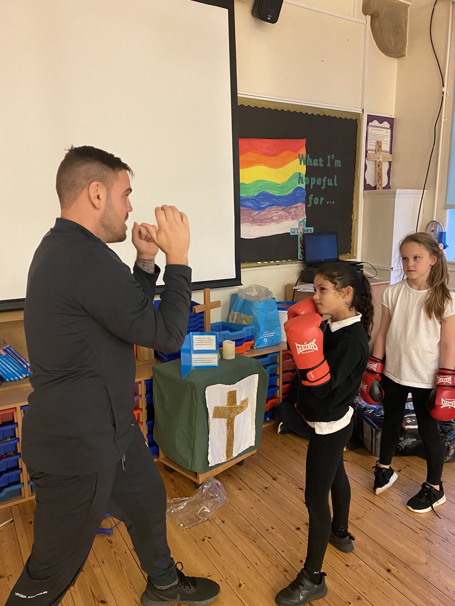 elvedenprimary's tweet photo. Elveden’s after school clubs with @AbcSucceed @attleboroughabc 🥊 https://t.co/mQD1MRglAO