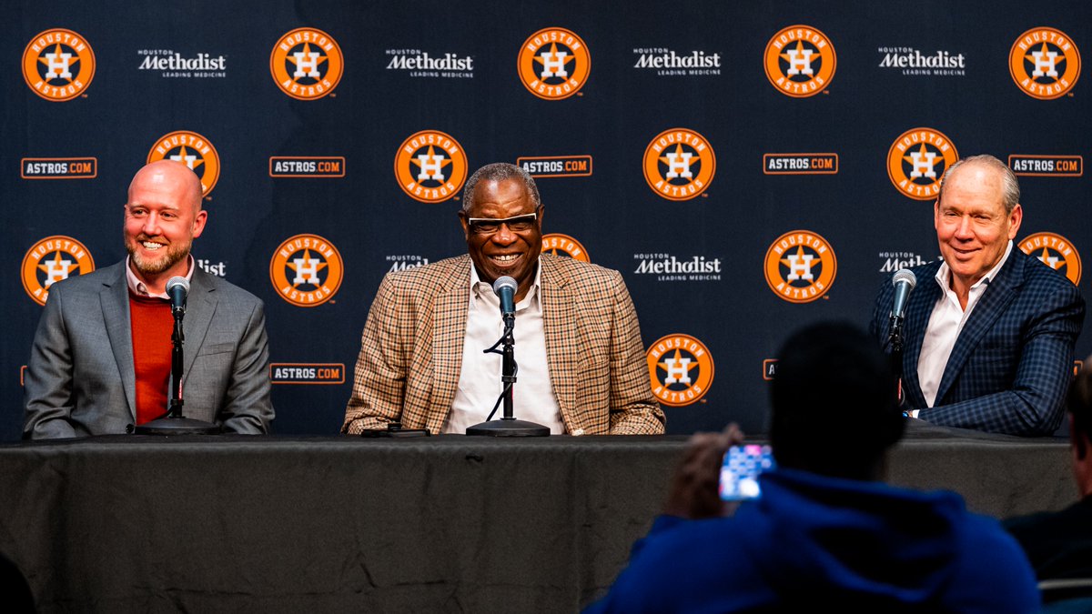 astros's tweet photo. That's our manager.

#ForTheH https://t.co/A5md3AMvoH
