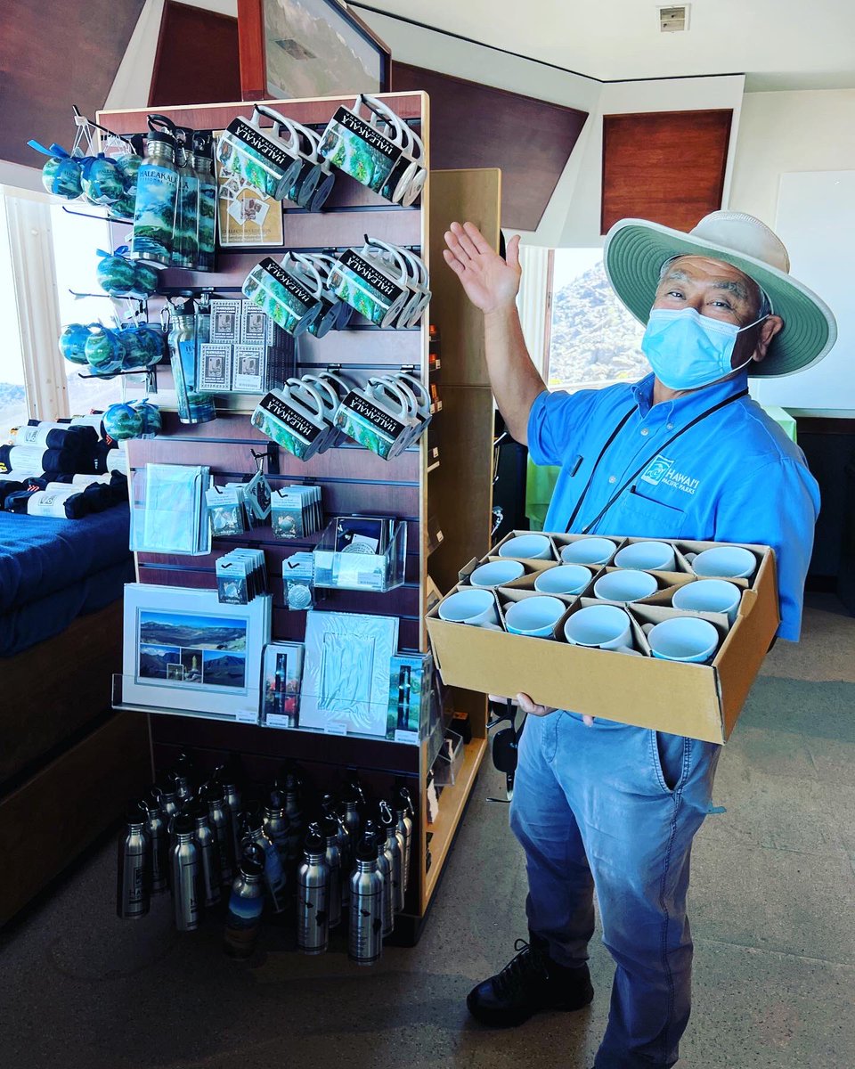HIPacParks's tweet photo. Keith reports that a @HaleakalaNPS fan nabbed a hot dozen of these #ecosystem mural #mugs at our visitor center park store on the summit of #Haleakala volcano. May the fragrance of cinnamon &amp; cloves rise from them this winter.
#summittosea #parksupport #partnershipsforparks 🍵☕️ https://t.co/afpWov6WjT
