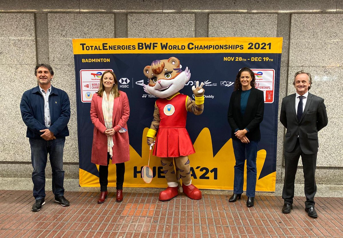 Ibiza2024_EJC's tweet photo. ‼ Sevilla se viste de bádminton con la visita de Huelva 2021 a @elcorteingles Nervión 🏸💚

📰 https://t.co/VJdzocaY61 https://t.co/iow3FgkNUl